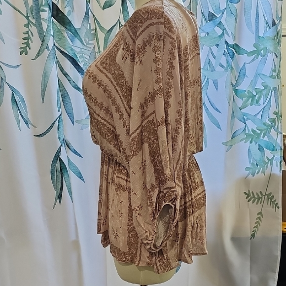 HoneyMe Curvy Elegant Paisley Blouse in Pink and Brown - Picture 8 of 8